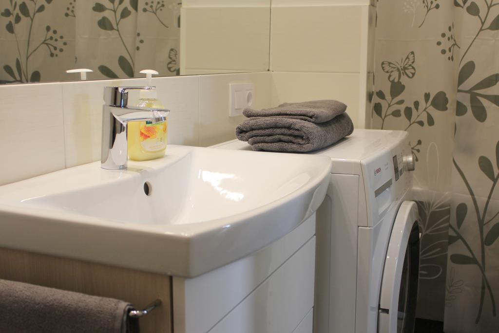 2 Room Apartment In Embasy Area Ryga Zewnętrze zdjęcie